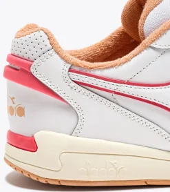 Sneakers donna “Diadora” 501.179584 01 Primavera/Estate 2025 – Bianco e pesca