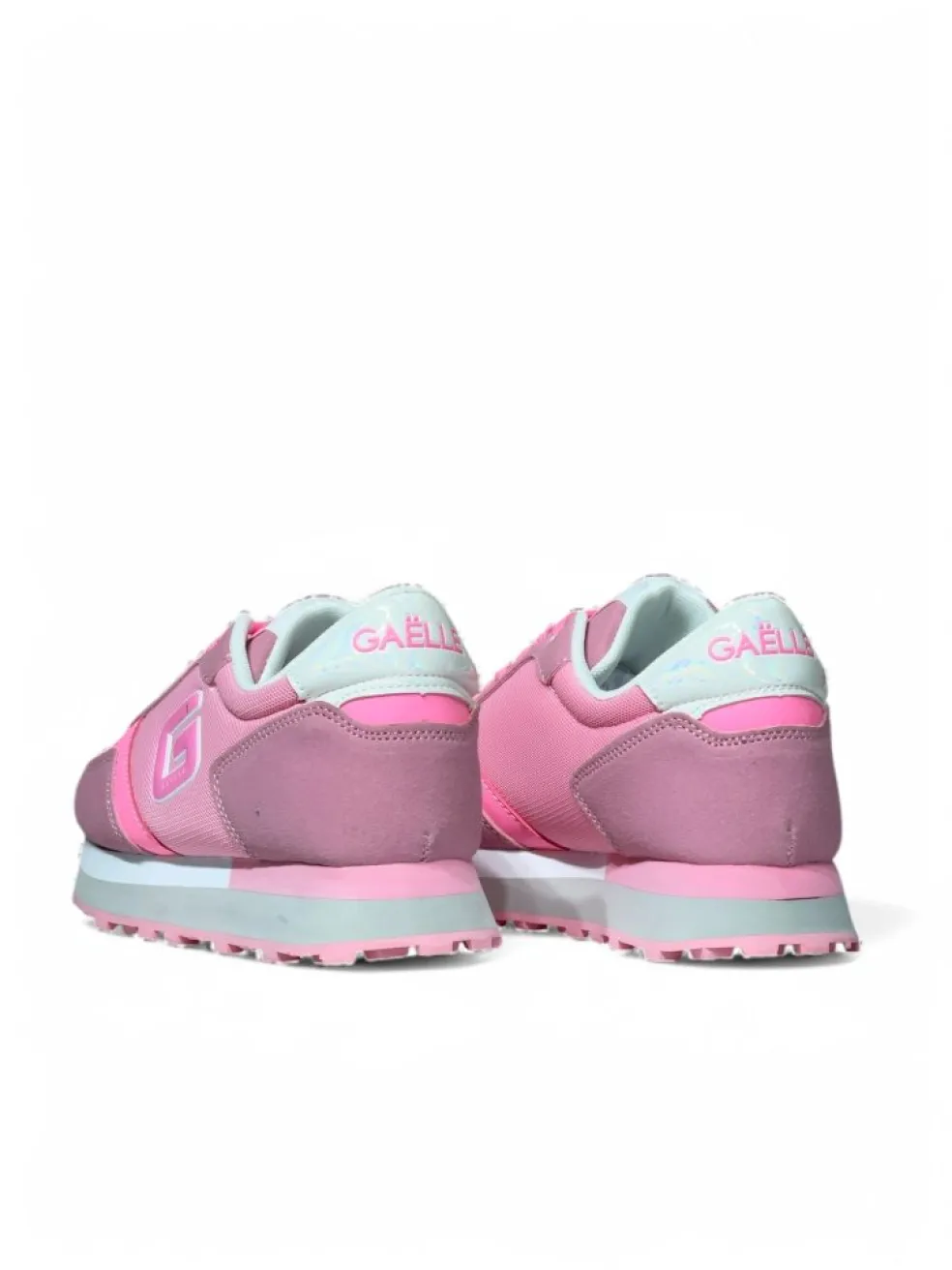 Sneakers donna “Gaelle Paris” GACAW00025 Collezione Primavera/Estate 2025 – Bianco e grigio/Rosa
