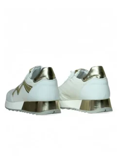 Sneakers donna “Manila Grace” 607 16 Collezione Primavera/Estate 2025 – Bianco e platino